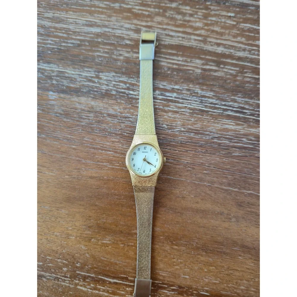 Seiko Wristwatch Women OS Gold Tone Mesh Band Vintage Dress Analog 1N01-0B70 VTG